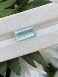 Collar de cuentas blancas de corte esmeralda octogonal largo de Aguamarina Natural de 3,85 quilates que hace una increíble joyería facetada de Aguamarina facetada - Product Image 3