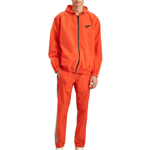 Ensemble coupe-vent confortable avec poignets de veste réglables et pantalon extensible pour les activités quotidiennes - Product Image 1