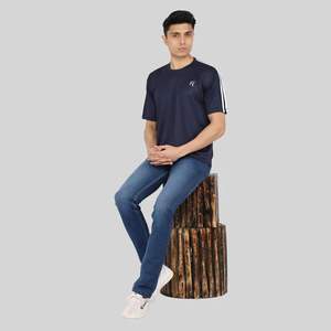 T-shirt de sport pour homme 100% coton noir à manches courtes respirant en tissu jersey 180g, disponible en variantes compressées 200g - Product Image 4