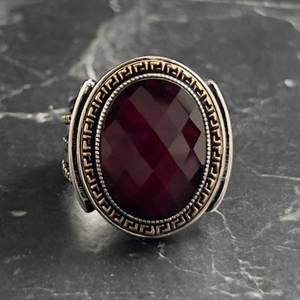 Anillo de Estilo Griego Vintage para Hombre, Hecho a Mano en Plata de Ley 925 con Baño de Oro de 18K, Piedra de Circonio Rosa Ovalada y Motivo de Columnas - Product Image 2