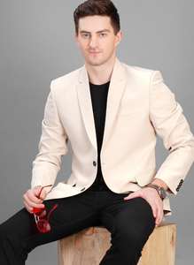 Veste et blazer formels pour homme de qualité d'exportation avec col en pointe, coupe ajustée de qualité supérieure pour les vêtements de travail, disponible à la vente - Product Image 3