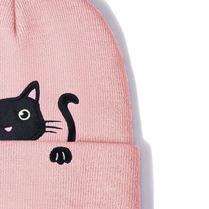 Gorros unisex cálidos y elegantes hechos de acrílico suave, perfectos para ropa de invierno, moda informal o marca promocional - Product Image 2