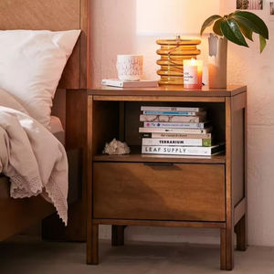 Mesita de noche de madera maciza OEM | Mesita de noche con cajón personalizada para cadenas de hoteles y contratistas de interiores - Product Image 1