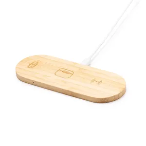 Base di Ricarica in Bambù 3-in-1 Personalizzata per Set Regalo di Gadget - Product Image 1
