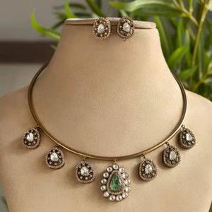 Ensemble de colliers Polki de créateur de luxe en plaqué or avec boucles d'oreilles Bijoux de mariée pour mariage et fête - Product Image 1