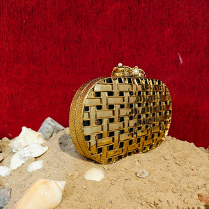 Bolso de Mano Tejido a Mano en Metal Dorado con Patrón de Cesta, Bolso de Fiesta de Lujo de Diseñador, Regalo de Aniversario - Product Image 2