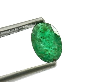 Pierre précieuse émeraude de taille ovale naturelle 0,50 carat verte certifiée par un tiers Bijoux - Product Image 3