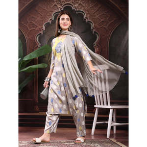 ชุดคุर्ตาปักลายสีเทาสำหรับผู้หญิงแบบลำลอง พร้อมกางเกงปาลาซโซ่แขนสามส่วนและผ้าคลุมไหล่ - Product Image 2