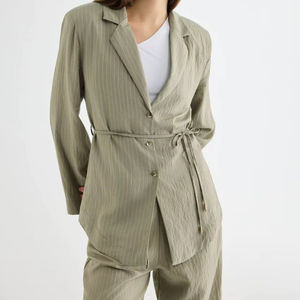 Conjunto de Pantalones y Chaqueta para Mujer - Elegante Traje de Dos Piezas para Oficina y Uso Casual |   Venta al por mayor |   Hecho en Turquía - Product Image 1