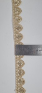 Rollo de encaje floral de lujo hecho a mano con diseño tradicional de bordado elegante - Product Image 4