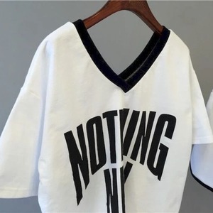 ชุดกางเกงขาสั้น2ชิ้นเสื้อยืดและกางเกงขาสั้นคอวีแขนสั้นสำหรับผู้หญิงชุด2ชิ้น2024สีพื้นแฟชั่นลำลองสำหรับฤดูร้อน - Product Image 4