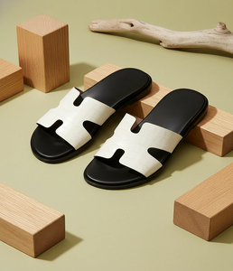 Sandales plates décontractées en cuir pour hommes, antidérapantes, à semelle en caoutchouc, confortables pour l'intérieur et l'extérieur, idéales pour l'été et le quotidien - Product Image 1