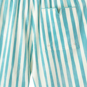 Maillot de bain décontracté à rayures aquarelles bleues avec poche zippée Ceinture élastique écologique à séchage rapide pour homme - Product Image 5