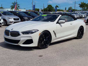 BMW Serie 8 840i 2022, Convertible de 2 Puertas, Interior Oscuro, Motor Turbo, Combustible Eléctrico, Caja de Cambios Manual/Automática, Tracción en las Cuatro Ruedas, Cuero, Volante a la Izquierda - Product Image 3