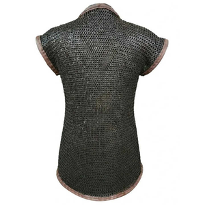 Chemise en cotte de mailles médiévale faite à la main 09mm armure Hauberk en acier doux finition huilée modèle de rondelle rivetée plate sans manches artisanat en métal - Product Image 3