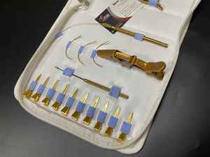 ชุดเครื่องมือต่อผมไมโครลูกปัดชุบทองโลโก้แบบกำหนดเองคลิปจระเข้กรรไกรตัดผมเหล็กวัสดุโลหะทนทาน - Product Image 3