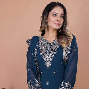 Salwar Kameez tendance de boutique indienne avec broderie de sequins, dupatta lourd, tenue de fête, tenue de mariage, tenue de festival pour femmes et filles - Product Image 1