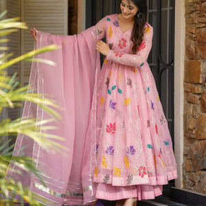 ชุดเดรสอินเดีย-ปากีสถาน ผ้าจอร์เจตต์ งานปักสวยงาม เหมาะสำหรับงานปาร์ตี้ งานแต่งงาน ชุดลำลองแบบดั้งเดิม ชุดเดรสแบบดั้งเดิม - Product Image 1