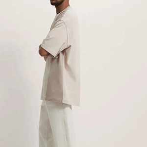 T-shirt en tricot à col rond personnalisé avec logo pour homme, en coton/fibre de bambou, service OEM avec poche avant unie, design uni, version 2023 - Product Image 3