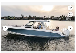 Whaler 350 Realm |   Trois moteurs hors-bord à vendre - Product Image 2