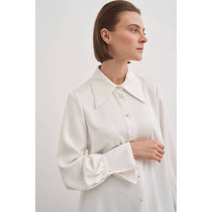 Blusa de Mujer con Cuello en Punta Color Blanco Hueso y Ribete de Encaje - Tela Popelina, Blusa Formal de Oficina - Product Image 5