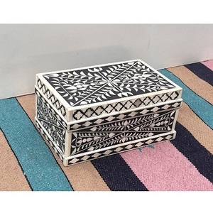 Boîte à bijoux rectangulaire en bois multicolore faite à la main de haute qualité, incrustation d'os, décorative et fonctionnelle en MDF pour ranger vos précieux. - Product Image 6