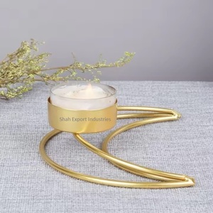 Candelabros de luz de té en forma de luna al por mayor hechos a mano con metal y vidrio para Decoración de mesa para el hogar y la boda - Product Image 3