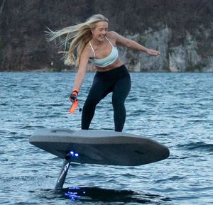 NUEVO PRO Plus e-FoilL Hydrofoil Eléctrico - Tabla EPP de Surf Eléctrico para Deportes Acuáticos de Alto Rendimiento, Listo para Enviar a Todo el Mundo - Product Image 3