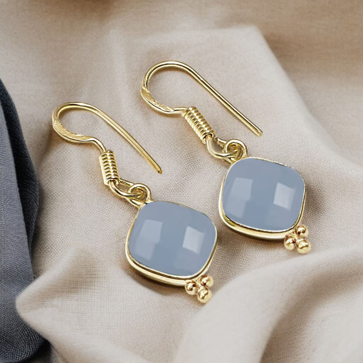 หินโมราสีฟ้า