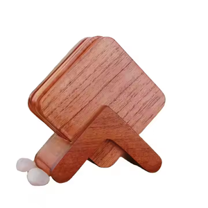 Posavasos de madera natural posavasos duraderos y elegantes posavasos de nogal de Crescent Crafts - Product Image 1