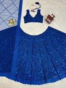 Conjunto de Lehenga Choli de Alta Costura Serie DFG, Georgette Sintético con Lentejuelas y Bordado de Hilo, Dupatta de Red con Mariposas de 3.4 Metros, Estilo Bollywood - Product Image 4