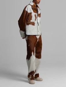 แจ็กเก็ตหนังวัวสำหรับผู้หญิงเสื้อแจ็กเก็ตหนังขนวัวแบบเปิดปิดคอเสื้อแขนยาวและซับในผ้าซาตินระบายอากาศได้ดี - Product Image 2