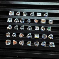 Pierre de lune arc-en-ciel naturelle de Madagascar 4-5 MM Pierres précieuses en vrac Coupe mixte Haute brillance de feu pour la fabrication de bijoux