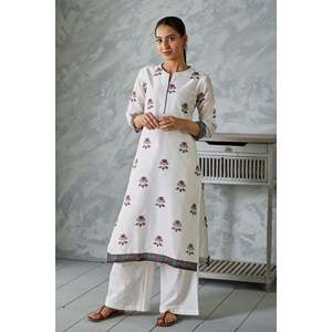Robe Kurta florale en Chanderi par Saibah Nausheen - Product Image 4