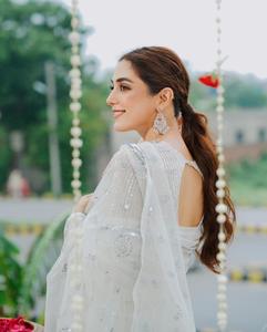 นักออกแบบใหม่อินเทรนด์ Eid พิเศษสีขาว Fuax Georgette ท็อปเพ้นท์พร้อมดูปัตต้าในราคาที่คุ้มค่าด้วยคุณภาพระดับพรีเมียม - Product Image 6