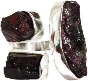 Anillo de Plata de Ley 925 con Granate Natural, Piedra de Nacimiento de Enero, Anillo Ajustable de Tres Piedras, Joyería Hecha a Mano - Product Image 1