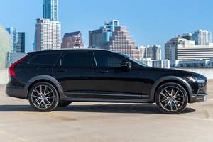 VOLVO V90 CROSS COUNTRY T6 AWD 2020 d'occasion (conduite à gauche/droite) - Product Image 2