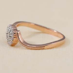 แหวนแต่งงานแบบวงแหวนเพชรคลัสเตอร์ลายดอกไม้ ดีไซน์หรูหราสำหรับเจ้าสาว - Product Image 3