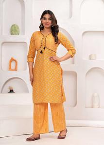 Kurti imprimé en coton élégant pour femmes avec collection de bas ensembles de vêtements ethniques en gros pour la fête décontractée d'été - Product Image 4