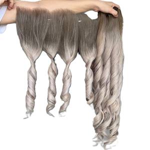 มัดผมสีเทาหยักศกพร้อมผมด้านหน้าจากผมจริงผู้บริจาคคนเดียวไม่ผสม - Product Image 1