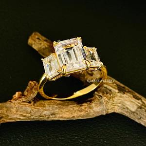 Bague de fiançailles solitaire en or massif 14 carats CVD IGI certifié émeraude à trois pierres. - Product Image 1