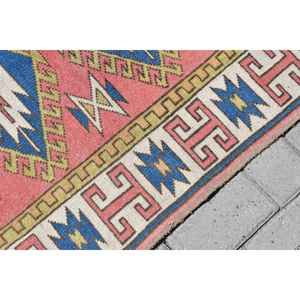 Alfombra Turca Vintage de 2.7x8.8 pies (83x268 cm), Alfombra Roja con Estampado Animal - Product Image 5