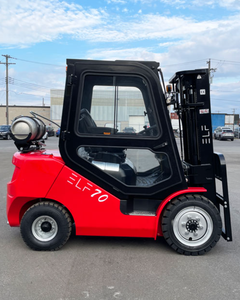 Montacargas para Exteriores ELF FL35T con Cabina, Capacidad de 7700 Libras, Unidad de Potencia a Propano - Product Image 3
