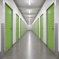 Grandes portes enroulables d'angle vert clair en acier, modernes, pour entrepôt, casier de rangement, compartiments modulaires, unité de stockage multi-entrepôt pour écoles