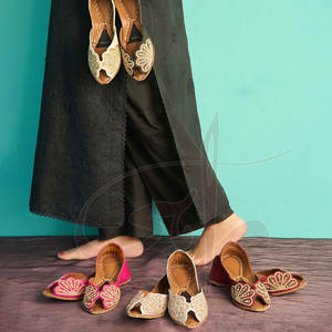 Chaussures Khussa pour femmes, fabrication en usine, produit phare, vente en gros, qualité supérieure, antidérapantes, imprimées, dessus en velours de haute qualité - Product Image 6