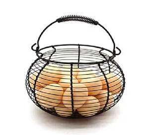 Panier à oeufs en métal rustique avec poignée de natation Design primitif vintage pour la collecte de nourriture - Product Image 1