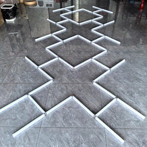 Panel <span class=keywords><strong>de</strong></span> techo <span class=keywords><strong>de</strong></span> garaje, luz colgante <span class=keywords><strong>de</strong></span> techo, luz LED para detalles <span class=keywords><strong>de</strong></span> automóviles, nido <span class=keywords><strong>de</strong></span> abeja con detalles hexagonales para tienda <span class=keywords><strong>de</strong></span> <span class=keywords><strong>lavado</strong></span> <span class=keywords><strong>de</strong></span> autos - Product Image 3