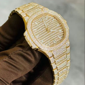 Montre de luxe VVS Moissanite Diamond avec mouvement à quartz automatique 42MM ton blanc affichage pleine glace pour le design suisse - Product Image 2