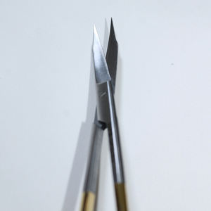 Ciseaux Goldman Fox manuels de 5 pouces à lames courbées dentelées, de précision chirurgicale, conçus pour la coupe de tissus fins en chirurgie. - Product Image 6