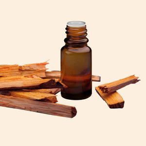 Solución de Masaje Corporal de Sándalo y Cúrcuma |   Mezcla Botánica para el Confort Muscular y el Cuidado de la Piel |   Suministro al por Mayor - Product Image 1